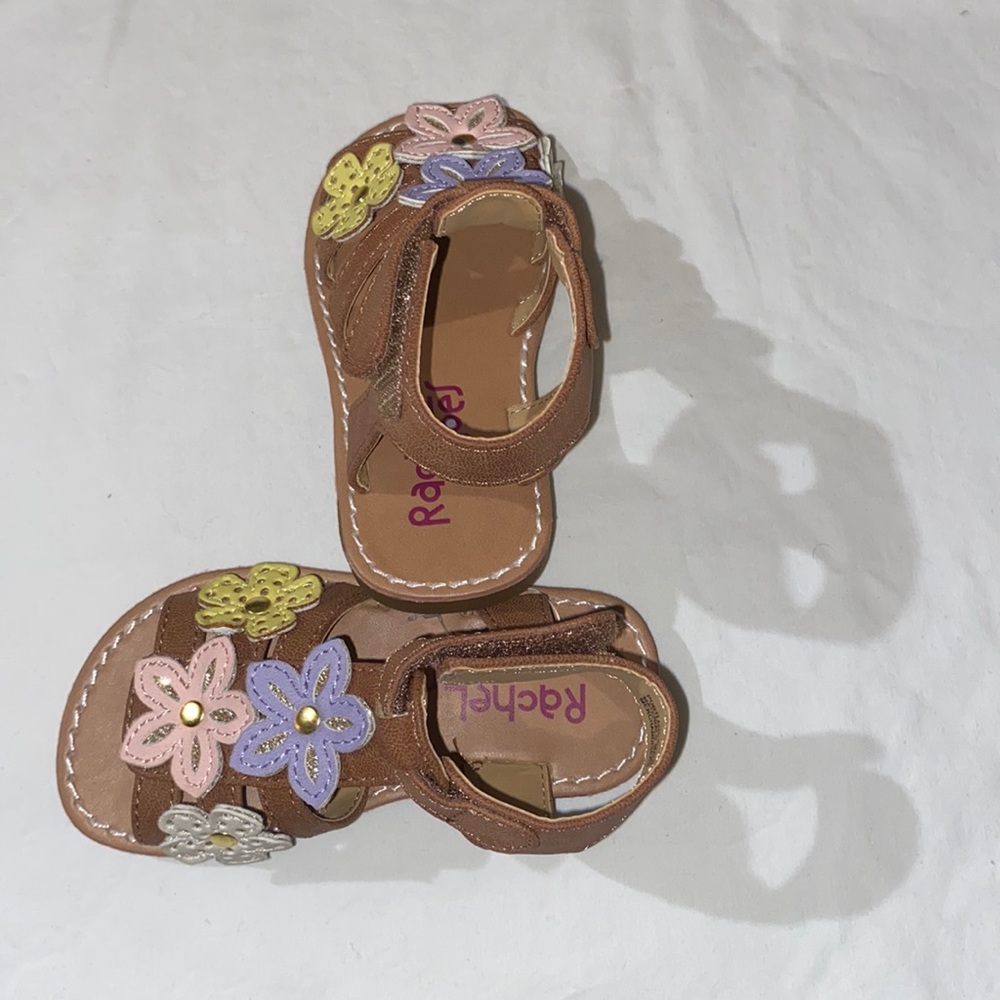 KIDS SANDALS SIZE6 - Picture 4 of 8